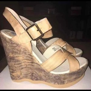 The Cool People Vickie Wedge Creek Heeled Sandals Shoes 8.5 Cute!